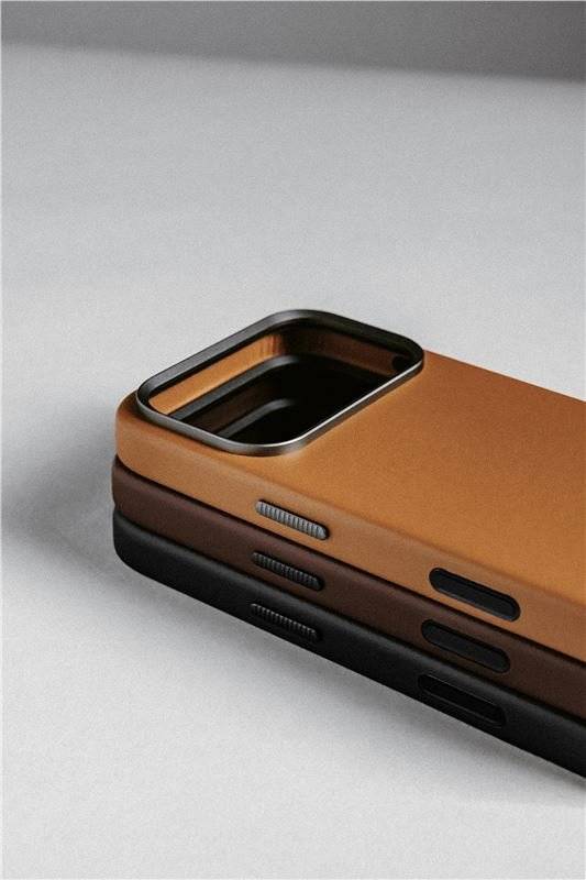 Magsafe Кожен Калъф за iPhone 17 Pro, Nomad Traditional Leather Case, Кафяв (7)