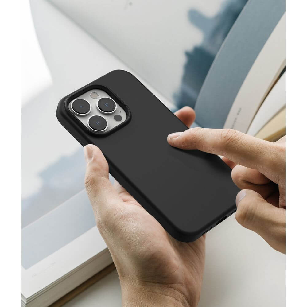 Силиконов Калъф за iPhone 14 Pro, Ringke Silicone Case, Черен (7)