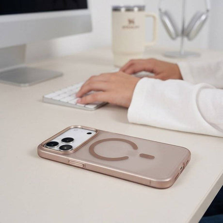 Magsafe Тънък Калъф за iPhone 18 Pro Max/ iPhone 17 Pro Max, Tech-Protect MagZero Case, Златист (9)