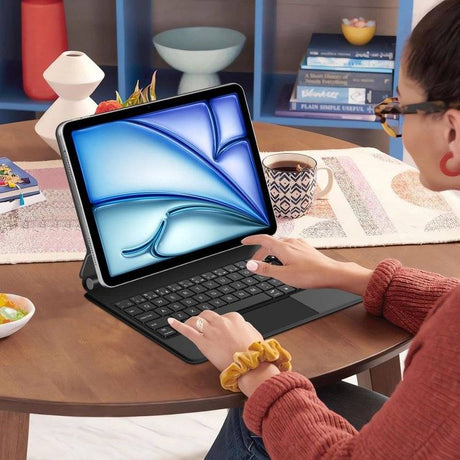 Калъф с Клавиатура и Тъчпад за iPad Air 11 M4-M3-M2/10.9, Tech-Protect Magnetic Keyboard Case, Черен (10)