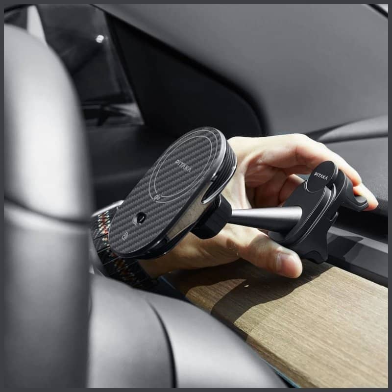 Безжично Зарядно за Tesla с Magsafe, Pitaka MagEZ Car Mount Pro 2 Qi2 15W, Черен (5)