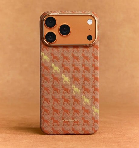 Magsafe Калъф за iPhone 17 Pro, Pitaka Edge Happiness Rides Case Amber, Оранжев (3)