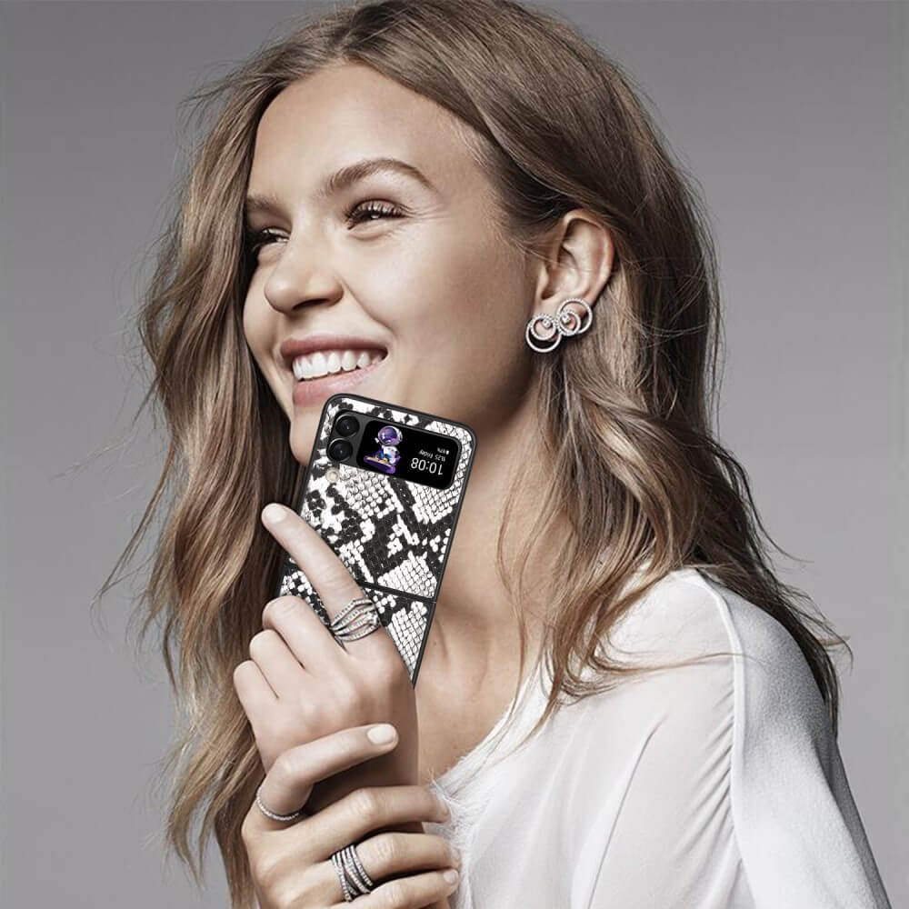 Екзотичен Калъф за Samsung Galaxy Z Flip 4, GKK Snake Leather Case, Черен (4)