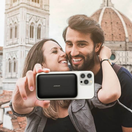 Magsafe Външна Батерия за iPhone, Joyroom Mini Power Bank 10000mAh, Черен (7)